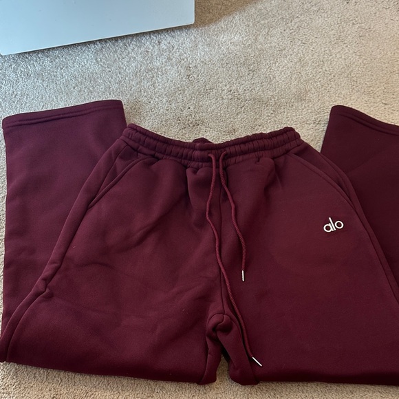 ALO Yoga Pants - ALO Yoga Burgundy Sweatpants